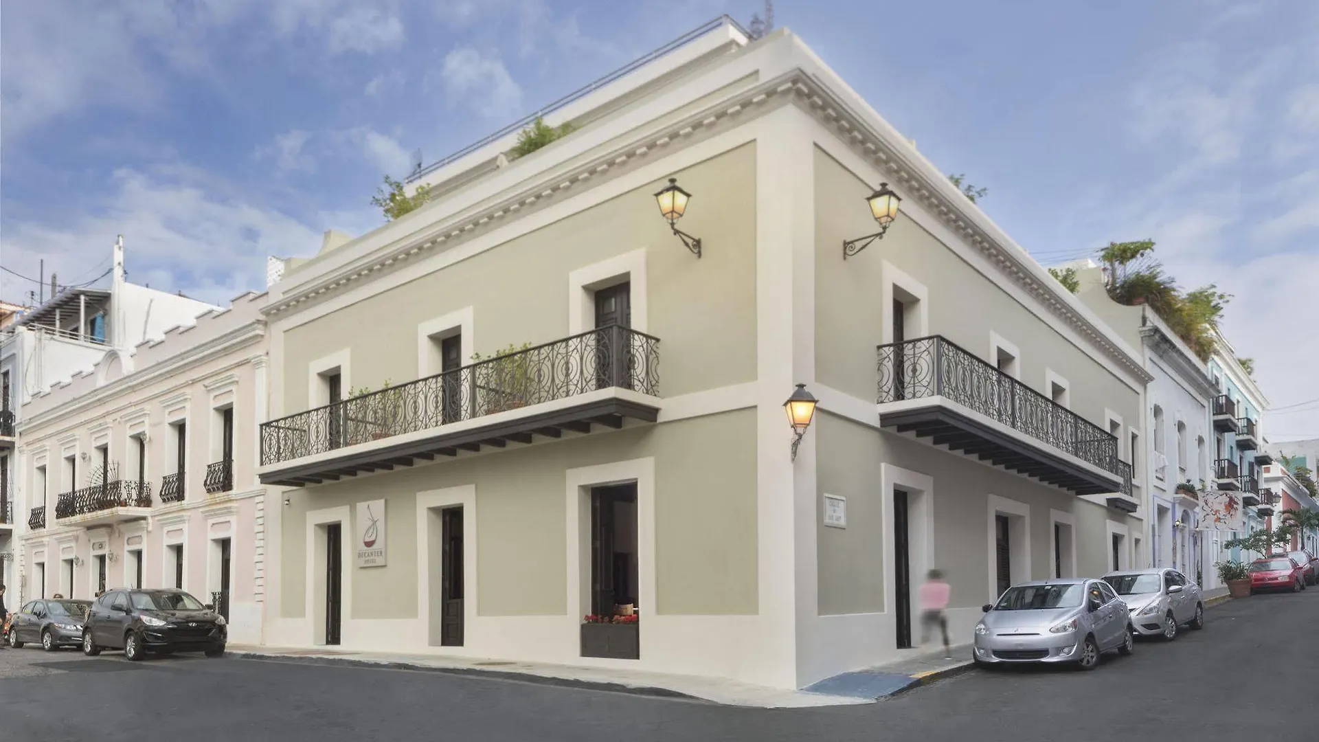 Decanter Hotel location